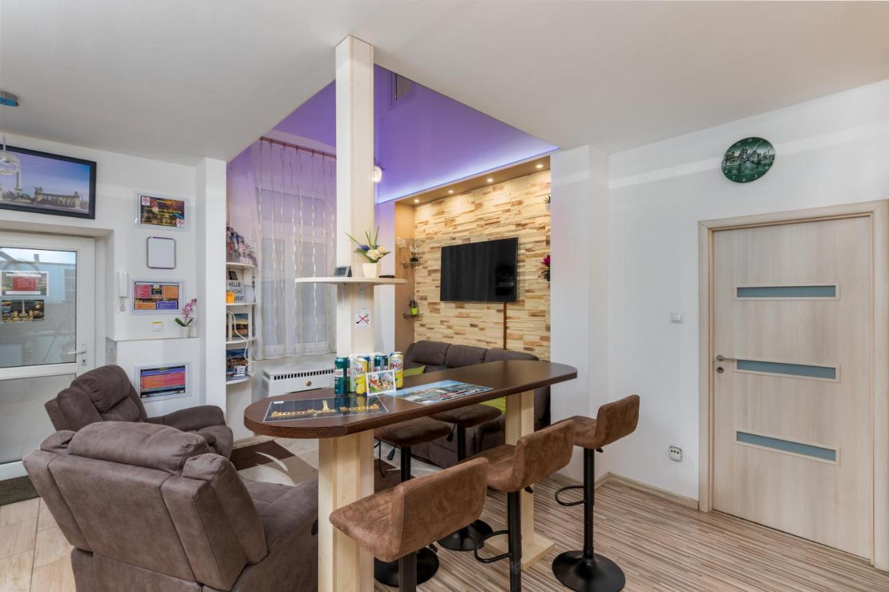 Fireworks Rakoczi - Free Parking - 3 Bedrooms - 2 Bathrooms Boedapest Buitenkant foto